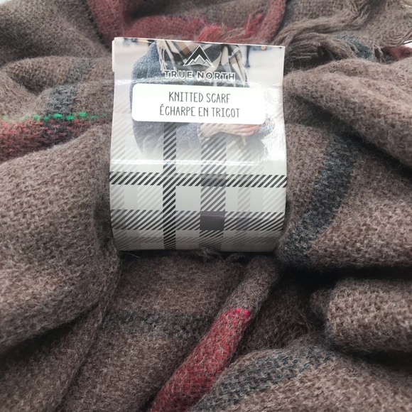 NWT True North Brown Plaid Knitted Scarf - Picture 2 of 6